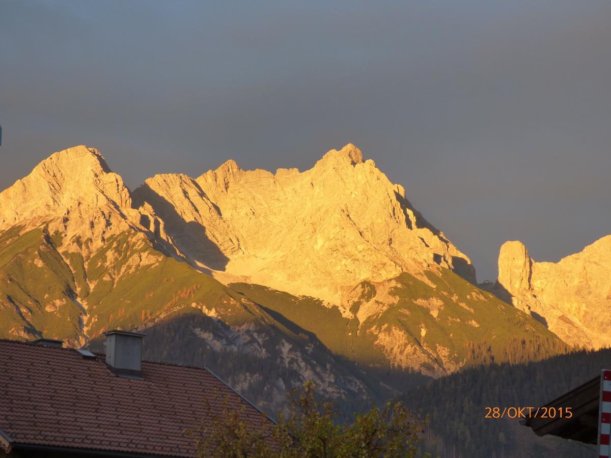 Gasthaus Brandlwirt Saalfelden ภายนอก รูปภาพ